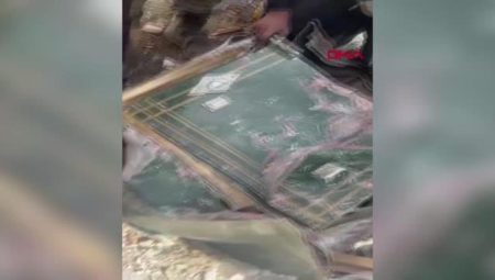 ERZURUM POLİSİ MALATYA’DAKİ ENKAZDA BULDUĞU PARAYI SAHİBİNE TESLİM ETTİ