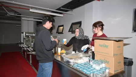 Esenyurt Belediyesi Depremzedelere Yardım Eli Uzattı