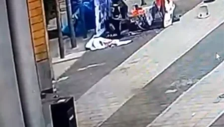 AK Parti Standına Taarruz: 22 Yaşındaki Kuşkulu Yakalandı