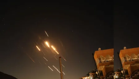 İsrail, Tahran’da petrol deposunu vurdu